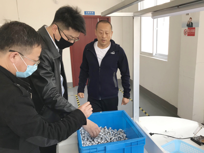 “扶贫老兵”崔伟锋 答好区域帮扶考卷 诠释雁塔扶贫担当的中药材实践